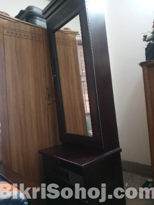 Dressing table